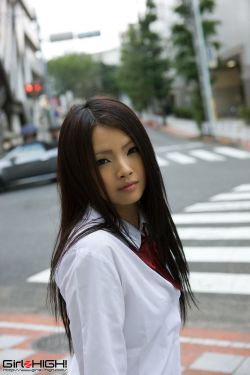 情侣之间晚上做运动有关灯的吗